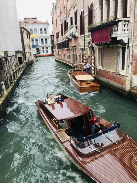 Beautiful Water Taxis in Venice Water Taxi Venice, Venice Water Taxi, Venice Hotel, Venice Boat, Mahogany Boat, Wooden Speed Boats, Water Taxi, Venice Hotels, Italy Honeymoon