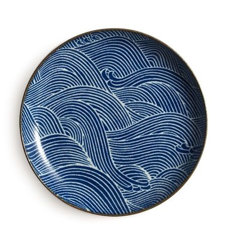 Scrafitto Ceramics Plates, Scrafito Ceramics Plate, Plate Design Ideas, Ceramics Carving, Sgraffito Bowl, Ceramic Plates Art, Wave Japanese, Pattern Pottery, Japanese Plates