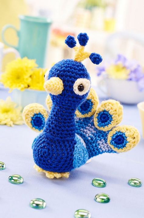 Peacock - 5 Free Cute Amigurumi Patterns oombawkadesigncrochet.com Peacock Crochet, Crochet Birds, Peacock Pattern, Crochet Patterns Free Blanket, The Peacock, Crochet Diy, Crochet Toys Patterns, Knitted Toys, Crochet Gifts