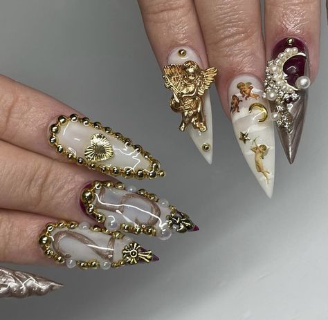 Saint Nails Designs, Angle Nails Design, Nails With Dangly Charm, Angelic Nails Aesthetic, Cherub Angel Nails, Nail Art Designs With Charms, Angelic Nails Acrylic, Gold Chain Nails, Cherub Nail Art