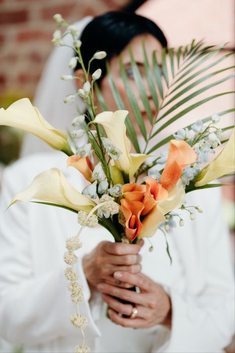 Paliku Gardens, Tropical Bridal Bouquet, Islamorada Wedding, Pastel Wedding Flowers, Fruit Wedding, White Fruit, Ethical Wedding, Tropical Wedding Flowers, Surprise Wedding