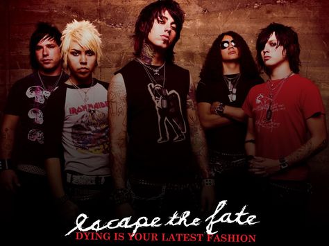 escape the fate... old school! Max Green, Emo Boyfriend, Emo Scene Hair, Escape The Fate, Ronnie Radke, Falling In Reverse, Scene Hair, Pierce The Veil, Emo Bands