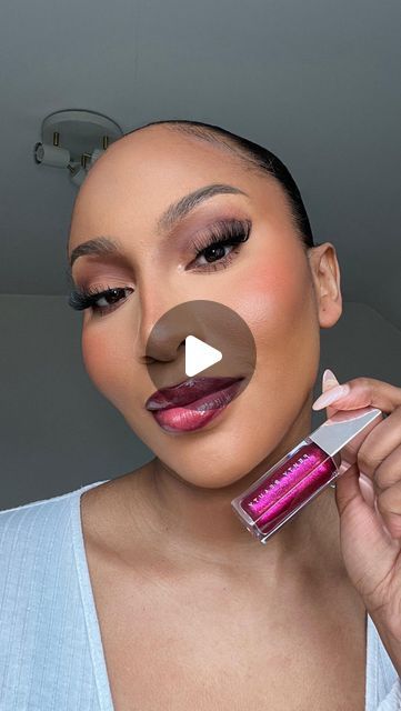 Lipstick Eyeshadow Tutorial, Ombre Lipstick On Dark Skin, Two Tone Lipstick Ombre, Black And Red Lipstick Ombre Tutorial, Melt Cosmetics Lipstick, Toni Tone, Ombre Lips Tutorial, Lips Tutorial, Lip Tutorial