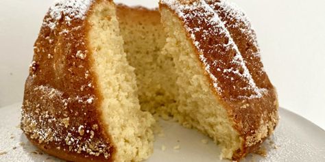 Austrian Cake, Austrian Cake Recipes, German Apple Custard Cake, Kugelhopf Cake Recipe, German Chocolate Filled Bundt Cake, Kugelhopf Recipe, Austrian Desserts, German Food Authentic, German Desserts