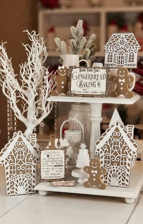 Gingerbread Display, Gingerbread Kitchen, Trendy Christmas Decor, Candy Decor, Gingerbread Christmas Tree, Gingerbread Decor, Tray Decor Christmas, Tier Trays, Gingerbread Crafts