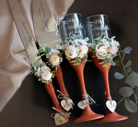 Wedding Champagne Flutes Toasting Glasses Toasting Flutes Wedding Champagne Flutes Bride and Groom Wedding Glasses Set of 2 Wedding Champagne Glasses For Bride And Groom, Bride And Groom Champagne Flutes, Boho Champagne Glasses, Wedding Cups Bride And Groom, Quince Champagne Glasses, Wedding Flutes Bride And Groom, Wedding Glasses Decoration, Wedding Toast Glasses, Bride And Groom Champagne Glasses