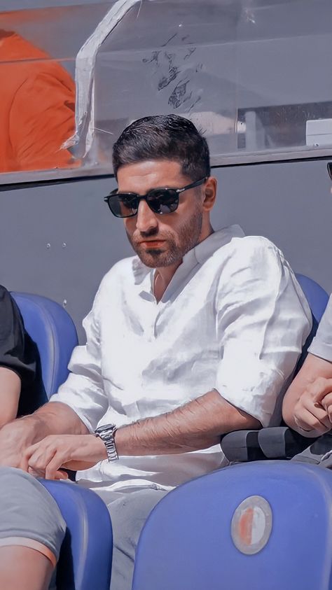 Alireza Jahanbakhsh, Iran National Team, Beauty Care Routine, Couple Videos, Best Funny Videos, Cute Couple Videos, Care Routine, Beauty Care, Iran