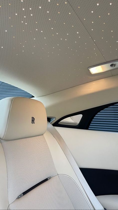 Rolls Royce Aesthetic, Style On A Budget, Aesthetic 2024, Love Luxury, Lux Cars, Car Goals, Aesthetic Lifestyle, Luxury Lifestyle Dreams, Luxury Aesthetic