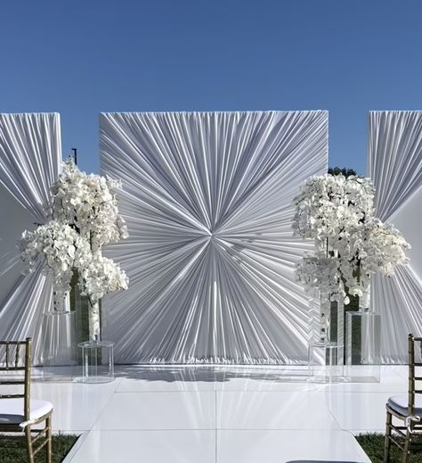 Prom Backdrop Ideas, Contemporary Wedding Decor, Luxury Event Decor, Wedding Backdrop Ideas, Majlis Perkahwinan, Wedding Background Decoration, Wedding Entrance Decor, Wedding Stage Design, Dream Wedding Decorations