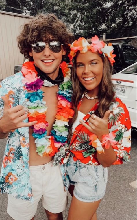 Cute Luau Outfit, Hawaiian Theme Spirit Week, Hawaiian Party Outfit Ideas, Paradise Theme Party Outfit, Hawaiin Day Outfits For School, Hawaiin Party Ideas Outfits, Lau Party Outfits, Luau Outfits Spirit Week, Hawaiian Outfit Party