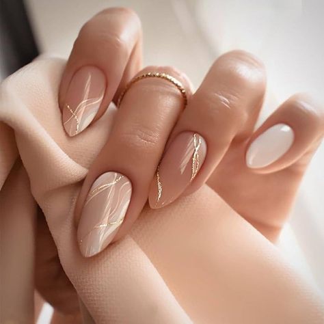 Wedding Almond Nails Bridesmaid, Nails Elegant Classy, Nails Lines, Gala Nails, Chic Nail Designs, Manicure Art, Acrylic Medium, Nails Glossy, Graduation Nails