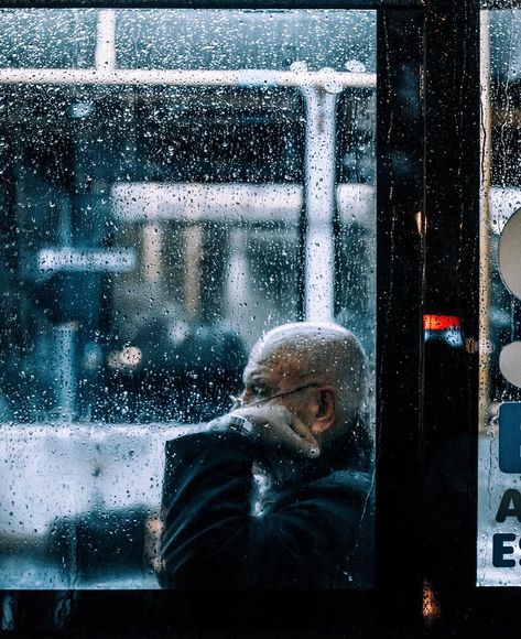 Street Photography Portrait, Street Photography Urban, Street Photography People, City Streets Photography, Photographie Inspo, Trik Fotografi, Cinematic Photography, Photography Wallpaper, City Photography