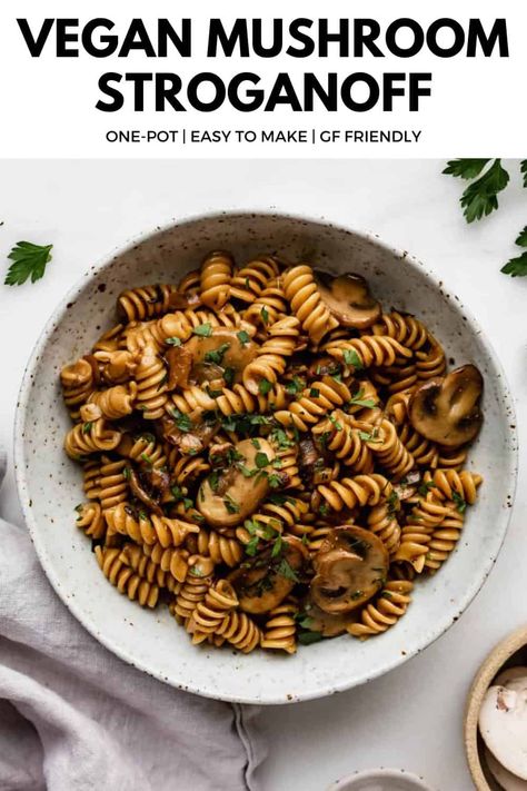 Dairy Free Mushroom Recipes, Vegan Stroganoff, Veggie Lunches, Plant Based Dinner Recipes, Mushrooms Sauteed, Vegan Noodles Recipes, Mushroom Stroganoff Recipe, Vegan Mushroom Stroganoff, Chia Recipes