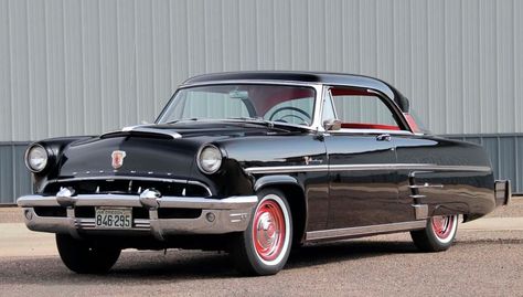 Business as usual. ... 1953 Mercury Monterey // 255 CI, Automatic ... Mecum Kissimmee Summer Special 2020 ... #Mercury #Monterey… 1953 Mercury, Amc Matador, 1950s Cars, Mercury Monterey, Lincoln Motor Company, Lincoln Motor, Amc Javelin, Flashy Cars, Bmw Classic Cars