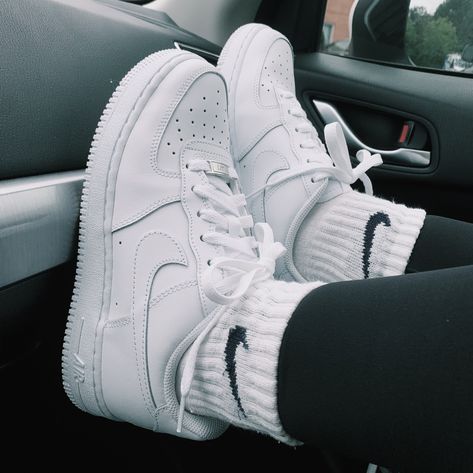 Air Forces With Nike Socks, Nike Shoes Women Outfit Casual, Girls Nike Shoes, Shoes For Wedding, Socks Nike, Pretty Sneakers, Dr Shoes, Nike Shoes Girls, Creative Shoes