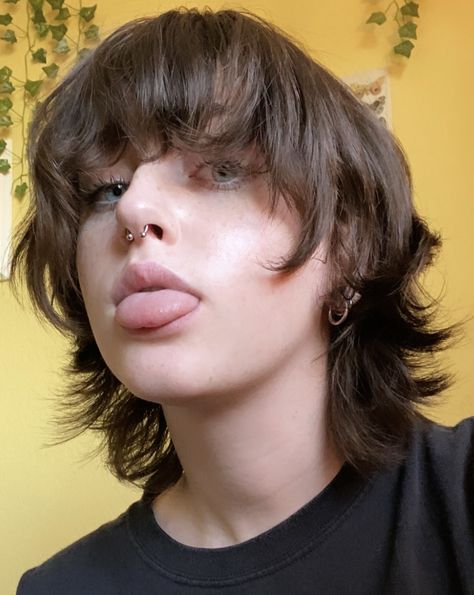 Hair Inso Short Hair, Impulsive Haircut, Gender Haircut, Andro Hair, 2000s Haircuts, Hair Cycle, Haircut References, Non Binary Hair, Shortish Hair