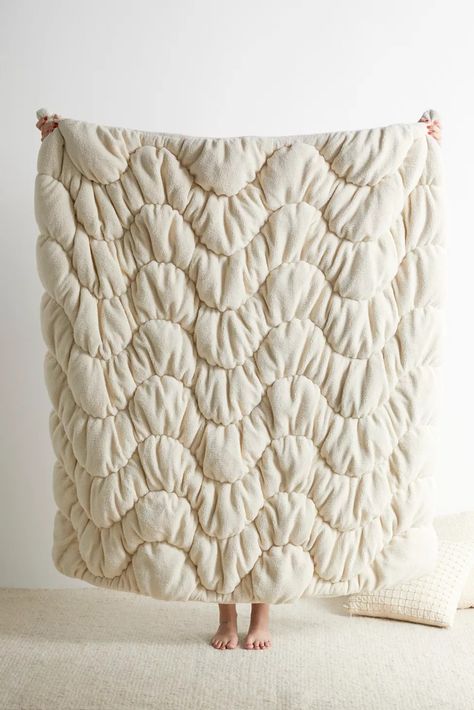 Gwendolyn Fleece Puffy Throw Blanket | Urban Outfitters Australia Clothes, Uo Home, Back To College, Decor Trends, Cozy Space, My New Room, Dream Room, New Room, Dorm Decorations