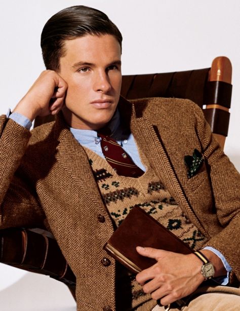 Sportief zakelijk in lichte herfstkleuren (H1). Preppy Man, Preppy Boys, Preppy Mens Fashion, Ivy League Style, Ivy Style, Sharp Dressed Man, English Style, Well Dressed Men, Gentleman Style