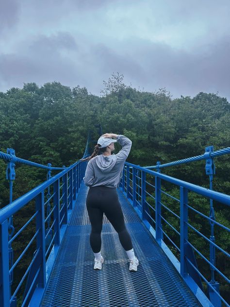 Poses For Bridge, Poses On Bridge Photo Ideas, Woodland Photoshoot, Trestle Bridge, Group Picture Poses, Photo Styles, Golden Bridge, Glass Bridge, Bridge Painting