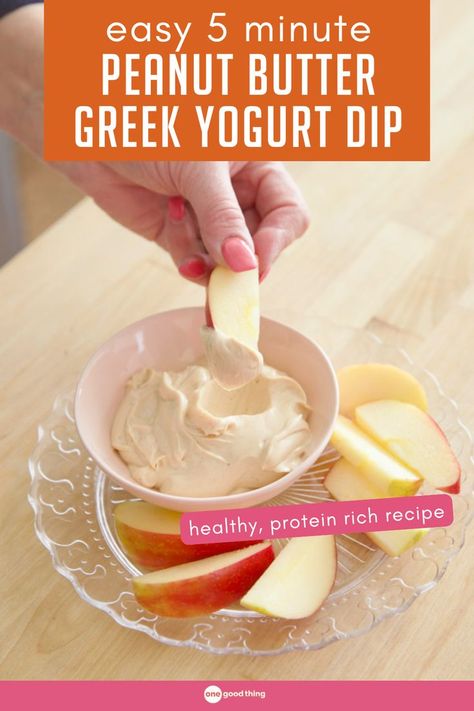 apple being dipped in a greek yogurt dip Yogurt And Peanut Butter, Dip With Greek Yogurt, 5 Minute Recipe, Greek Yogurt And Peanut Butter, Clean Your Bathroom, Greek Yogurt Dips, 5 Minute Meals, Apple Dip, Yogurt Dip