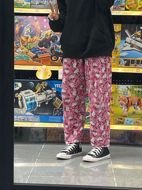 Cute Pajama Pants Outfit, Hello Kitty Pants Outfit, Pajamas Pants Outfit, Pajama Aesthetic, Hello Kitty Pyjamas, Pajamas Hello Kitty, Hello Kitty Pijama, Hello Kitty Pjs, Pajama Pants Outfit