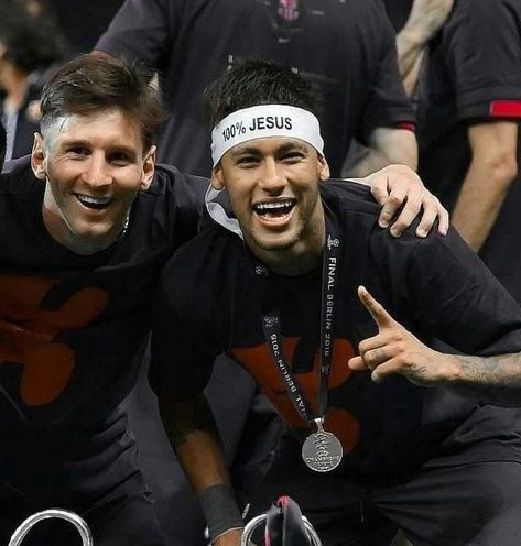 Neymar And Messi, Messi Funny, Neymar Pic, Football Artwork, Neymar Jr Wallpapers, Messi Neymar, Messi And Neymar, Lil Pump, Soccer Boys