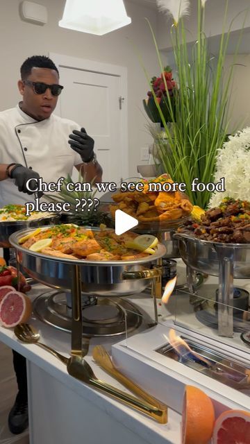 Jemar lyon on Instagram: "Each clip just gets better and better 😮‍💨 what’s your favorite comfort food?   #Miamichef #privatechefmiami #privatechefflorida #Travelchef #Miamiprivatechefflorida #girlstripmiami #miamigirlstrip #miamivacation #miamicatering #cateringmiami #miamicaterings #privatechefinmiami" How To Serve Ham At A Party, Havana Food Ideas, Fancy Buffet Ideas, Kitchen Island Buffet Set Up, Southern Buffet Food, Food Display For Party, Diy Food Display Ideas, Catering Setups Food Displays, Chafing Dish Display Ideas Party