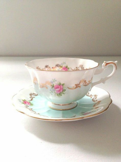 Dainty Tea Cups, Cute Teacups, Royal Albert Tea Cup, English Tea Cups, Pretty Tea Cups, Antique Tea Cups, China Teacup, China Cups And Saucers, Dessert Stand