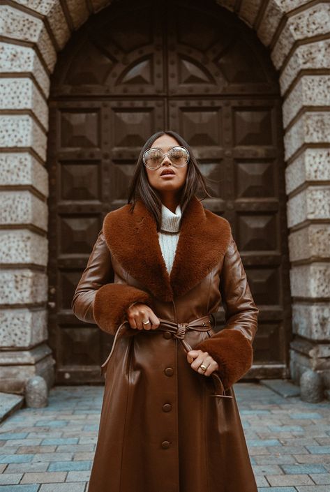 Leather Coat Outfit, Faux Fur Coats Outfit, Leather Coat With Fur, Fur Trench Coat, Fur Coat Outfit, Leather Coat Womens, Fur Trim Coat, Trench Coat Outfit, Fur Collar Coat