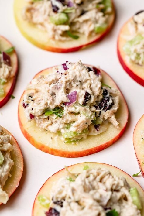 Cranberry Chicken Salad on Apple Slices Tuna Salad Recipe Easy, Salad Bites, Easy Tuna Salad, High Protein Lunch, Cranberry Chicken Salad, Lunch Chicken, Cranberry Chicken, Protein Lunch, Protein Packed Meals