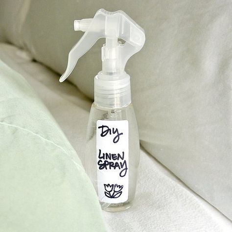 Pin for Later: 35 Laundry Tips and Tricks That Everyone Should Know DIY Linen Spray In between actual washes of sheets, linens, and clothes, use a DIY linen spray to freshen them right up. Homemade Mattress, Homemade Linen Spray, Mattress Spray, Diy Linen Spray, Fresh Linen, Diy Cleaners, Cleaning Recipes, Cleaners Homemade, Laundry Hacks