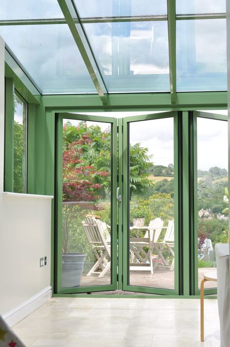 Aluminium Gallery | Aluminium Windows and Doors | Sternfenster White Aluminium Windows Exterior, Green Aluminium Windows, Green Window Frames, Colorful Windows, Green Glass Door, Sunroom Inspiration, Crittal Windows, Glazed Windows, Aluminium Windows And Doors