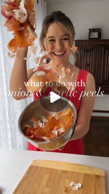 Carleigh Bodrug on Instagram: "ONION/GARLIC PEEL POWDER RECIPE from SCRAPPY. 😳 OMG - Did you guys see my cookbook SCRAPPY COOKING is half off right now in the US. 🤯 I can’t believe it! You can comment the word scrappy and I’ll send you the link. #recipe #zerowaste #plantbased #healthy #scrappycooking #vegan #eatmoreplants #craft #diy #food #recipe #recipes #easyrecipe #quickrecipe" Scrappy Recipes, Scrappy Cooking, Amish Traditions, Allergy Diet, Carleigh Bodrug, Low Carb Gluten Free Recipes, Seafood Pasta Recipes, Holiday Baking Recipes, Diet Ideas