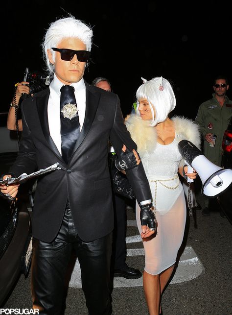 Josh Duhamel and Fergie as Karl Lagerfeld and Choupette Celeb Couple Costumes, Posh And Becks Costume, Singers Costumes Ideas, Rainbow Halloween Costume, Storm Costume, Posh And Becks, Singer Costumes, Celebrity Halloween, Costume Works