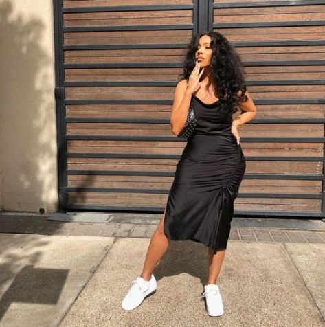 Wedding Dress Black, Bridesmaid Dress Styles, Foto Poses, Looks Street Style, Style Aesthetic, Ținută Casual, Human Nature, Sneakers Outfit, Mode Streetwear