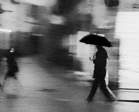 Blurred Man Aesthetic, Rain Black And White, Umbrella Aesthetic, Photo Book Inspiration, Dark Mirror, Just Friends Quotes, Blur Photography, Black Umbrella, Dark Men