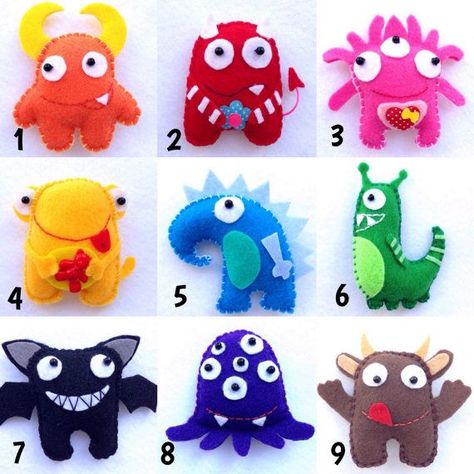 Monster Pillows, Felt Monster, Diy Felt Christmas Tree, Felt Doll Patterns, Baby Mobil, Ugly Dolls, Monster Dolls, Felt Christmas Tree, Teddy Bear Stuffed Animal