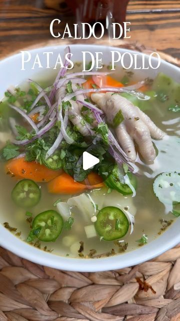 Angela Zarzosa on Instagram: "Caldo de patas de pollo #caldodepatasdepollo#caldodepolloparaelalma #cadodepollo #cocinandoconamor #cocinando_con_sabor619 #colageno #recetascaseras #recetassaludables #recetasmexicanas #yum #supper #superrico #saludable" Chicken Caldo Mexican Crockpot, Easy Caldo De Pollo Recipes, Mexican Chicken Sopa, Ajiaco Soup, Caldo Tlalpeno, Mexican Recipes, Mexican Food Recipes, Soups, Manicure