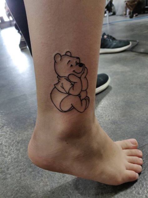 super happy with how it turned out Winnie The Pooh Tattoo, Pooh Tattoo, Winnie The Pooh Tattoos, Bear Tattoos, Inspiration Tattoos, Geniale Tattoos, Cute Little Tattoos, Cute Tiny Tattoos, Baby Tattoos