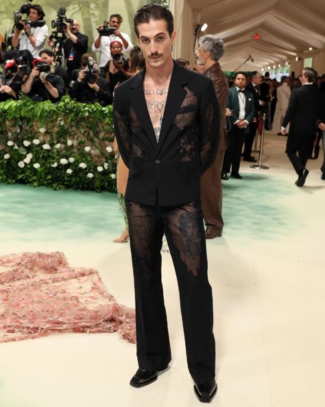 The best-dressed men at the Met Gala 2024 | Gentleman's Journal Met Gala Outfits, Baz Luhrmann, Gala Fashion, Philip Treacy, Met Gala Red Carpet, Burberry Outfit, Red Carpet Outfits, Best Dressed Man, Damiano David