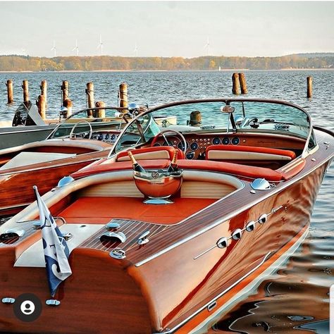 Riva Boot, Riva Aquarama, Boat Aesthetic, Wooden Speed Boats, Mahogany Boat, Riva Boat, Chris Craft Boats, Cruiser Boat, Classic Wooden Boats