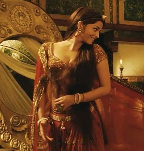 Jodha Akbar Aishwarya Rai, Aishwarya Aesthetic, Aishwarya Rai Aesthetic, Bollywood Aesthetics, Women Aesthetics, Vintage Bollywood Aesthetic, 90s Bollywood Aesthetic, Jodha Akbar, Desi Love