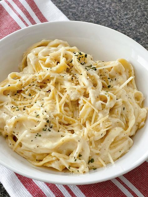 Olive Garden Fettuccine Alfredo Recipe, Olive Garden Fettuccine Alfredo, Olive Garden Fettuccine, Olive Garden Alfredo Sauce Recipe, Olive Garden Alfredo, Olive Garden Pasta, Fettuccine Alfredo Recipe, Olive Garden Alfredo Sauce, Olive Garden Recipes