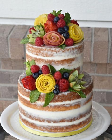 Naked Cake With Fruit, Birthday Cake Fruit, Cake With Fruit, True Fruits, Homemade Wedding Cake, Semi Naked Cake, Italian Wedding Cakes, Cake Fruit, Wedding Cake Recipe