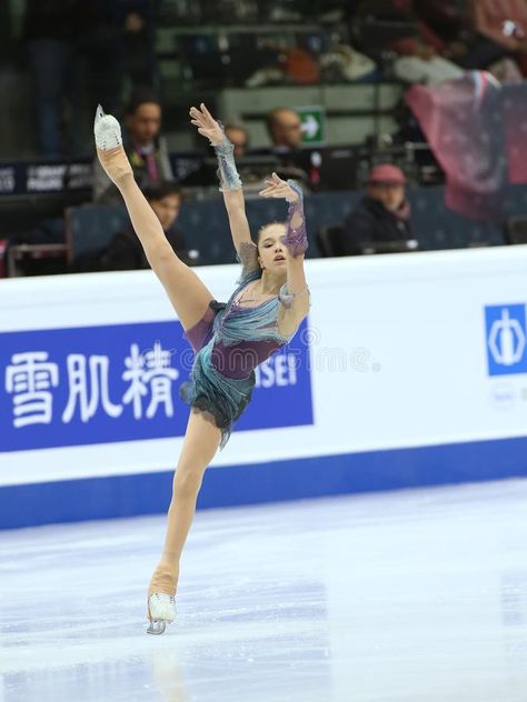 Team Canada Figure Skating, Lutz Jump Figure Skating, Ice Sports, Us Figure Skating, Beijing Olympics 2022 Figure Skating, Alysa Liu Figure Skating, Fever Dream, Team Events, Olympic Champion