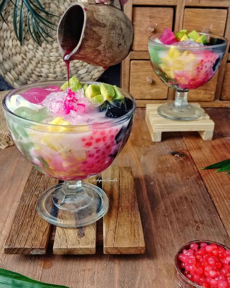 Bahan dan Cara membuat Es Campur Ceria https://resepmamiku.com/es-campur-ceria-dapoerliandra Es Campur Aesthetic, Menu Prasmanan, Es Campur, Pineapple Ice Cream, Food Pic, Indonesian Cuisine, Melon, Great Recipes, Side Dishes