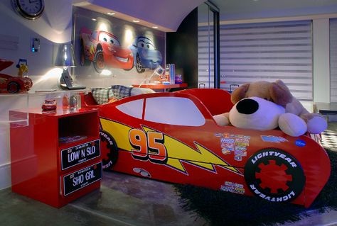 Lightning Mcqueen Room, Lightning Mcqueen Bed, Disney Cars Bedroom Decor, Lightning Mcqueen Bedroom, Toddler Car Bed, Baby Boy Room Themes, Kids Car Bed, Mcqueen Cars, Lighting Mcqueen