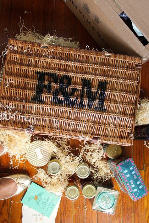 The Classic Editrix: How would you repurpose the humble #FortnumandMason hamper? #picnic #picnicready Fortnum And Mason Hamper, Snack Boxes Healthy, Mail Center, Car Emergency Kit, Wicker Hamper, Spa Box, Picnic Hamper, Hamper Boxes, Fortnum And Mason