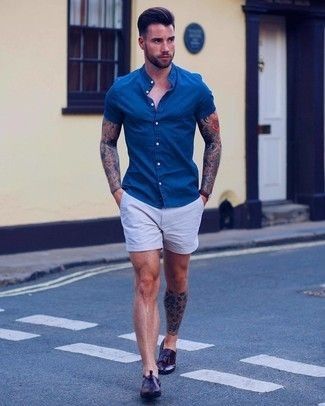 Mens Denim Shirt Outfit, Blue Shorts Outfit, Denim Shirt Outfit, Blue Shorts Men, Mens Shorts Outfits, Mens Summer Outfits, Camisa Jeans, Short Men Fashion, Denim Shirt Men