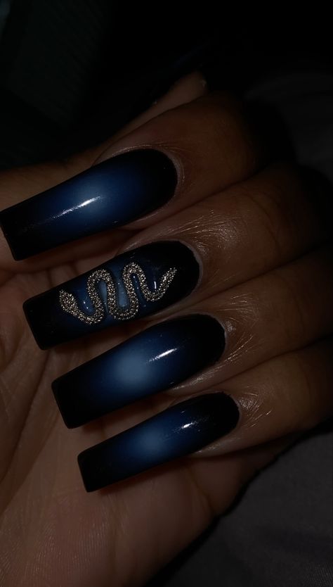 Black Blue Nail Designs, Black Nails With Blue Glitter, Black And Blue Aura Nails, Smokey Blue Nails, Dark Blue Aura Nails, Dark Blue And Black Nails, Black Blue Nails, Black Gradient Nails, Blue Black Nails